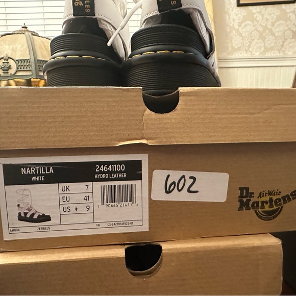 ❤️ Dr. Martens White Nartilla Hydro Leather Sandals - Picture 6 of 10